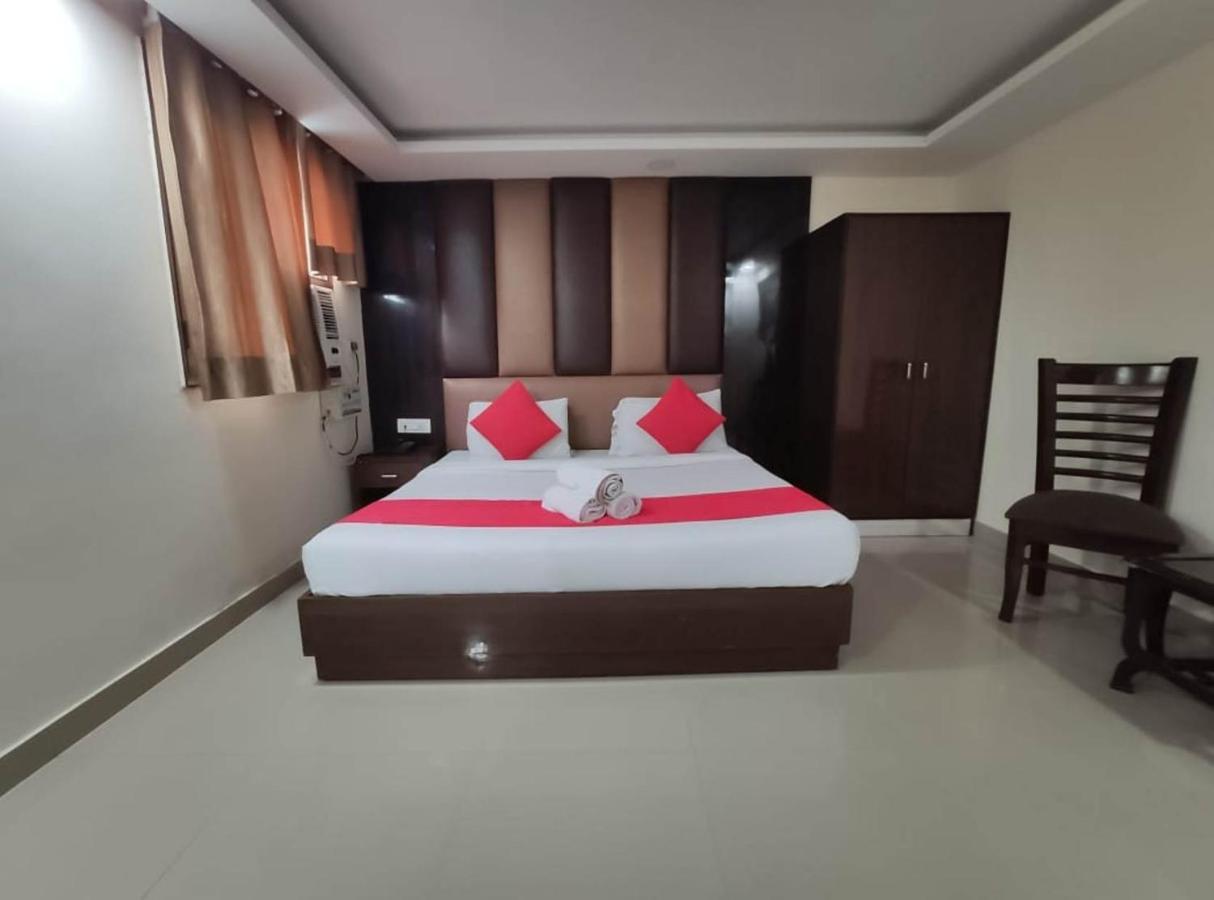 Hotel Airport Plaza New Delhi Buitenkant foto