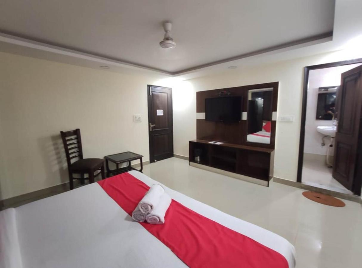 Hotel Airport Plaza New Delhi Buitenkant foto