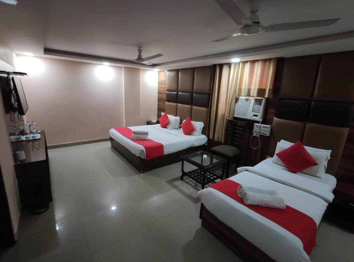 Hotel Airport Plaza New Delhi Buitenkant foto