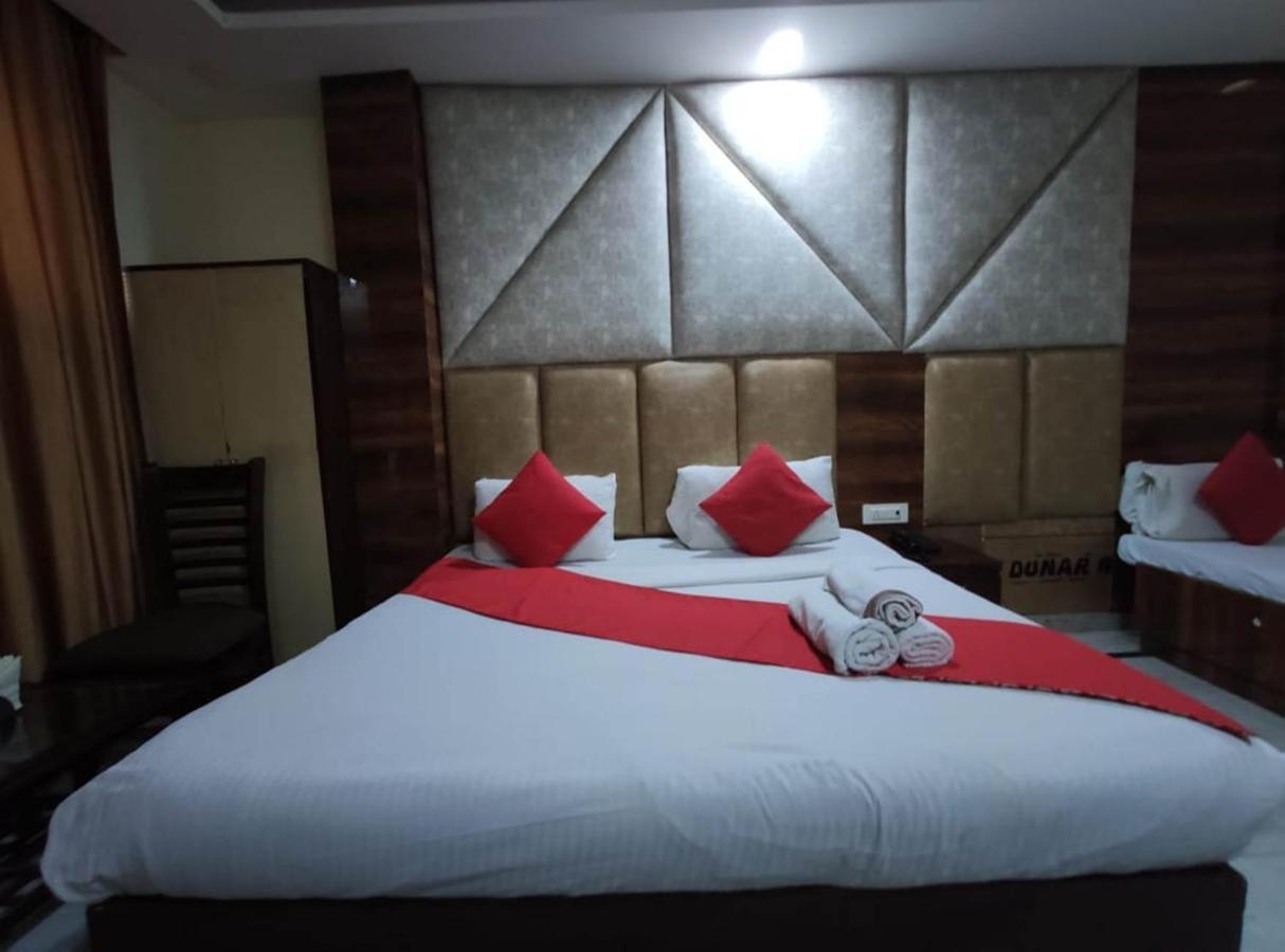 Hotel Airport Plaza New Delhi Buitenkant foto